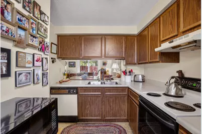 400 Redrome Circle E, Bridgeville, PA 15017 - Photo 13