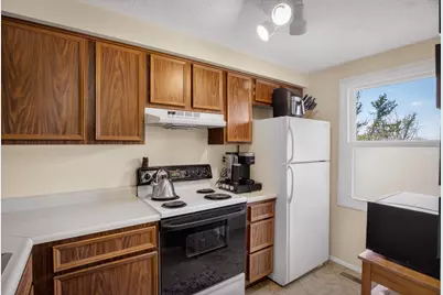 400 Redrome Circle E, Bridgeville, PA 15017 - Photo 15