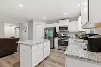 134 Olivia Dr, Center Township, PA 15061 - Photo 15