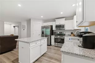 134 Olivia Dr, Center Township, PA 15061 - Photo 15