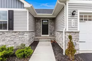 134 Olivia Dr, Center Township, PA 15061 - Photo 5