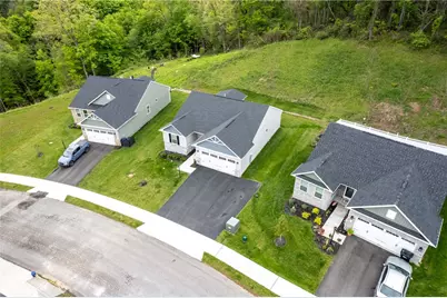 134 Olivia Dr, Center Township, PA 15061 - Photo 35