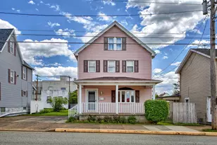 213 Chestnut St, Latrobe, PA 15650 - Photo 1