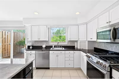 1818 Foxcroft Ln #802, Pittsburgh, PA 15101 - Photo 5