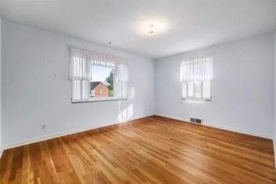 409 Sylvania Dr, Ross Twp, PA 15229 - Photo 17