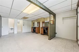 1908 Memorial Dr, Farrell, PA 16121 - Photo 23