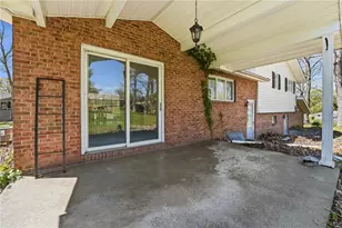 1908 Memorial Dr, Farrell, PA 16121 - Photo 5