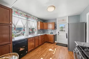 819 Kerr St, Ambridge, PA 15003 - Photo 11