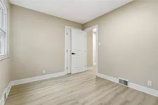 814 Fruithurst Dr, Pittsburgh, PA 15228 - Photo 23