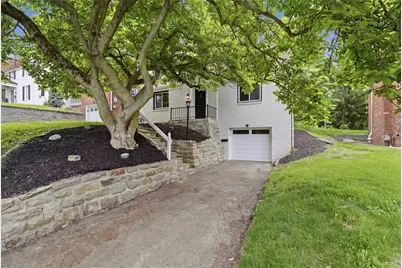 814 Fruithurst Dr, Pittsburgh, PA 15228 - Photo 3