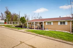 1006 Grant Ave, Monessen, PA 15062 - Photo 3