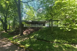 117 McGinnis Ln, Hempfield Township, PA 15672 - Photo 3