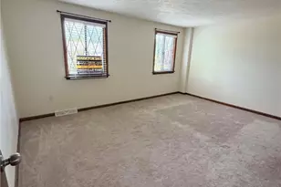647 Sunset Cir, Cranberry Township, PA 16066 - Photo 7