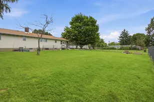 116 Woodland Acres Ln, Rostraver, PA 15012 - Photo 5
