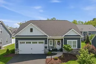 328 Maid Marion Ln, Canonsburg, PA 15317 - Photo 1