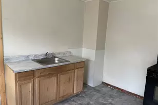 332 Quay St, Vandergrift, PA 15629 - Photo 9