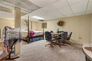 405 Peters Dr, Pittsburgh, PA 15116 - Photo 27