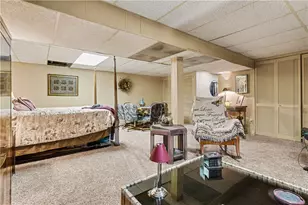 405 Peters Dr, Pittsburgh, PA 15116 - Photo 29