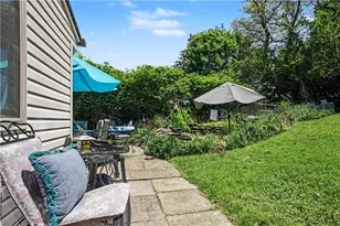 405 Peters Dr, Pittsburgh, PA 15116 - Photo 35