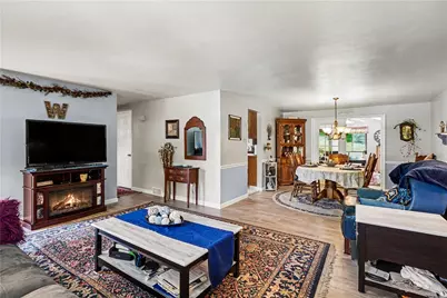 405 Peters Dr, Pittsburgh, PA 15116 - Photo 7
