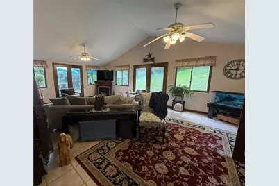 405 Peters Dr, Pittsburgh, PA 15116 - Photo 13