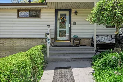 405 Peters Dr, Pittsburgh, PA 15116 - Photo 3