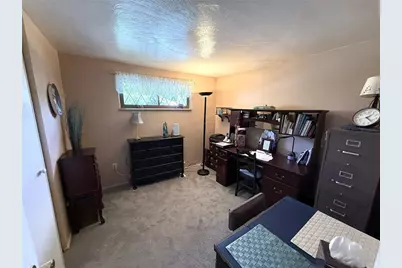 405 Peters Dr, Pittsburgh, PA 15116 - Photo 17