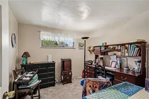405 Peters Dr, Pittsburgh, PA 15116 - Photo 17