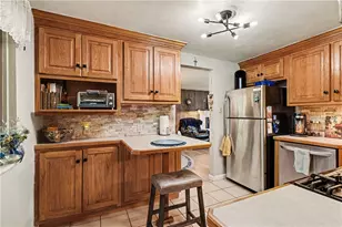 405 Peters Dr, Pittsburgh, PA 15116 - Photo 13