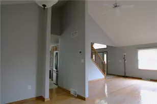 2018 Lori Ln, Hermitage, PA 16148 - Photo 13