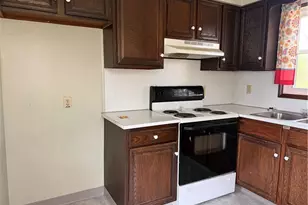 1051 E Lake Rd, Delaware Township, PA 16154 - Photo 7
