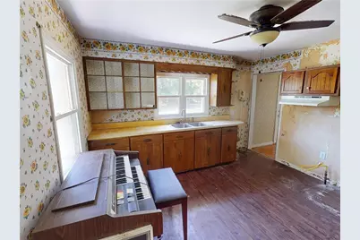 140 Evergreen Dr, Center Township, PA 15001 - Photo 9