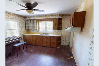 140 Evergreen Dr, Center Township, PA 15001 - Photo 7