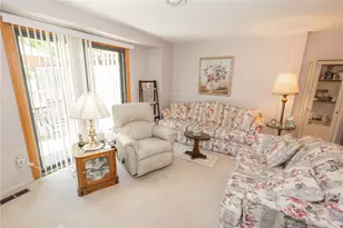 131 Lebeouf Dr, Pittsburgh, PA 15068 - Photo 5