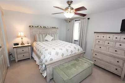 131 Lebeouf Dr, Pittsburgh, PA 15068 - Photo 17