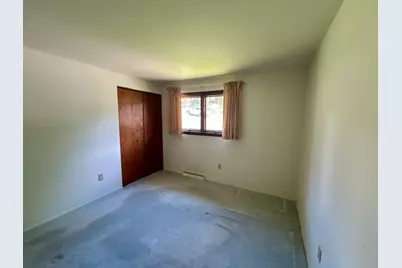 5764 Wilson Dr, Bethel Park, PA 15102 - Photo 11