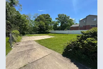 3301 Valewood Dr, Munhall, PA 15120 - Photo 3