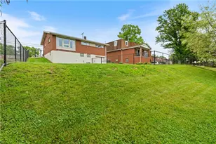 43 Woodridge Dr, Carnegie, PA 15106 - Photo 17