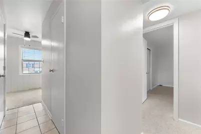 692 Robinwood Dr #C, Scott Township, PA 15216 - Photo 9