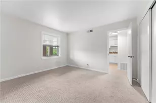 692 Robinwood Dr, Scott Township, PA 15216 - Photo 15
