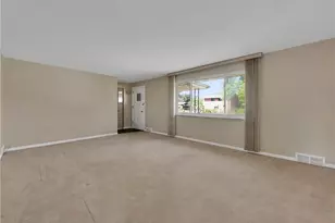 442 Englewood Dr, Ross Twp, PA 15237 - Photo 5