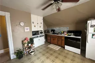 736 Pennsylvania Ave, Irwin, PA 15642 - Photo 17