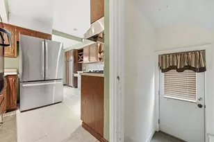 1061 Pacific Ave, Brackenridge, PA 15014 - Photo 13