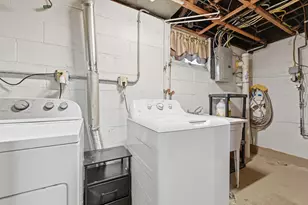 1061 Pacific Ave, Brackenridge, PA 15014 - Photo 25