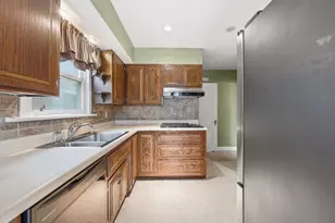 1061 Pacific Ave, Brackenridge, PA 15014 - Photo 11