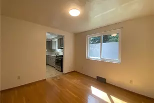 439 Crestview Dr, Pittsburgh, PA 15239 - Photo 15