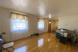 439 Crestview Dr, Pittsburgh, PA 15239 - Photo 17