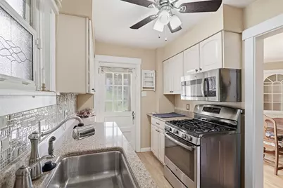 2208 Delaware Ave, Pittsburgh, PA 15218 - Photo 11