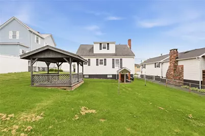 214 S Sycamore St, Mt Pleasant Boro, PA 15666 - Photo 5