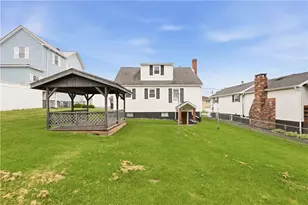 214 S Sycamore St, Mt Pleasant Boro, PA 15666 - Photo 5